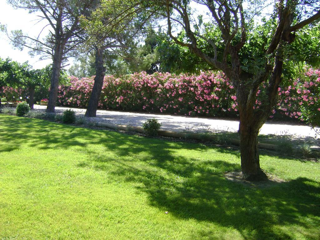 Hotel Logis Des Granges Arles